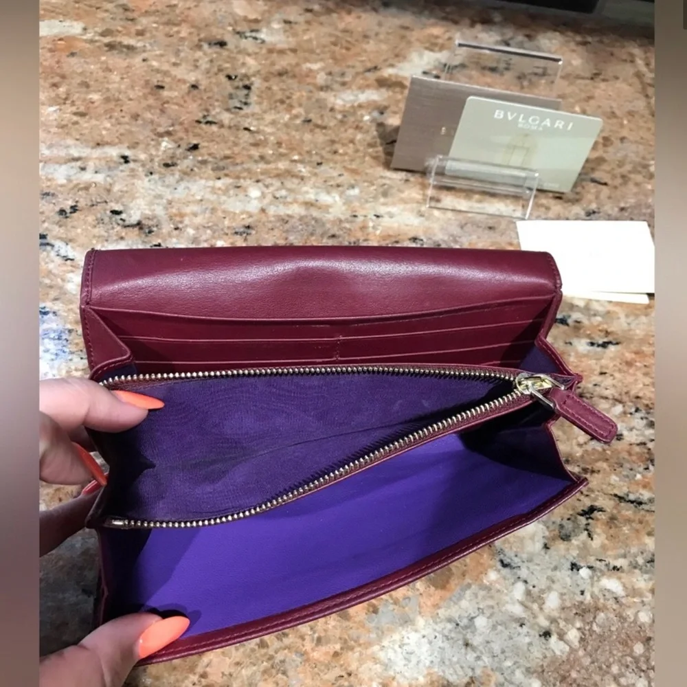 BVLGari Burgundy Large Wallet 🎀 Certificate of Authenticity 🎀 - Picture 5 of 9